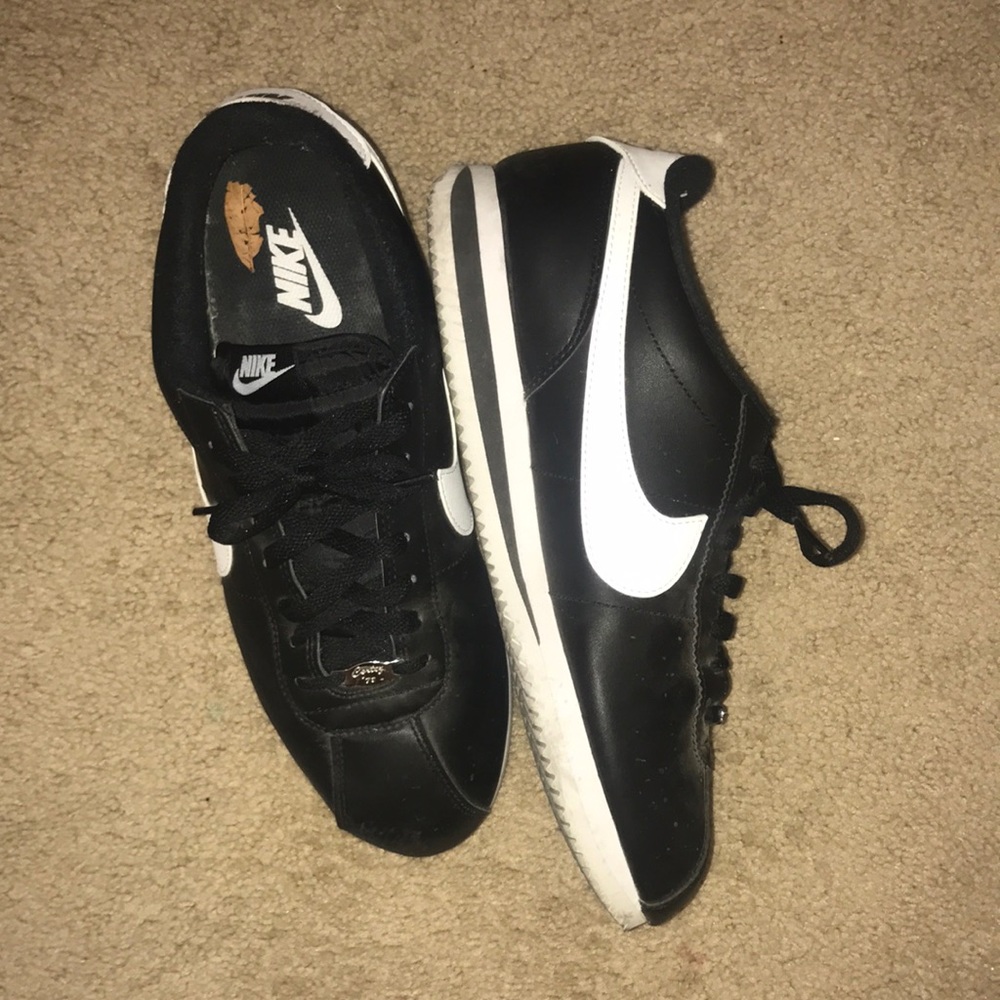 Black and white nikes!